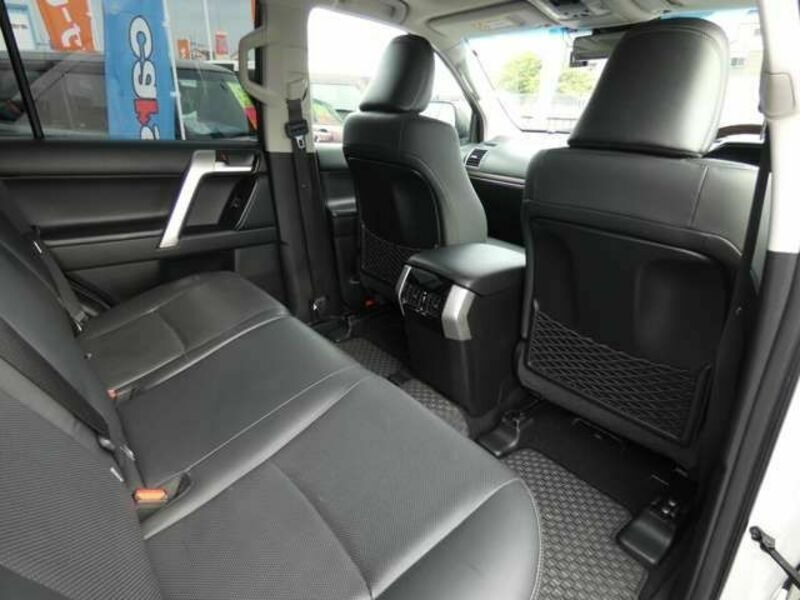 LAND CRUISER PRADO-26