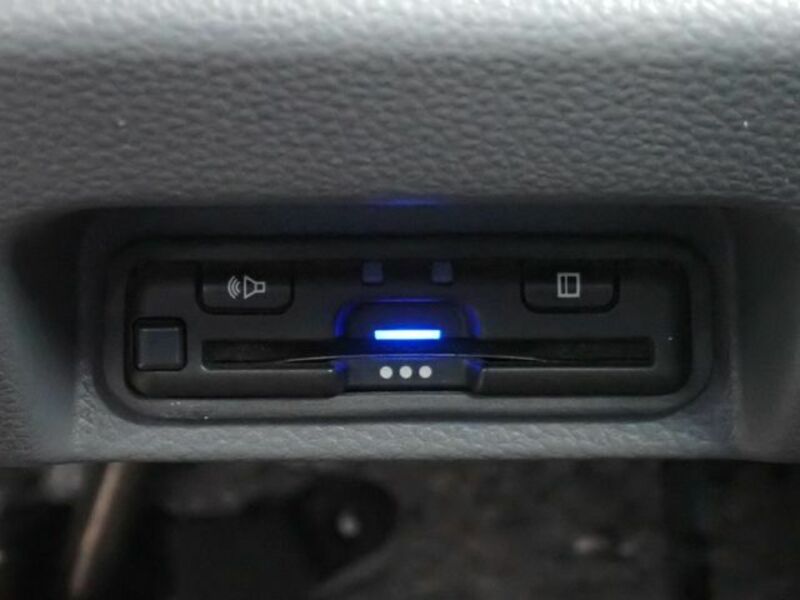 N-VAN