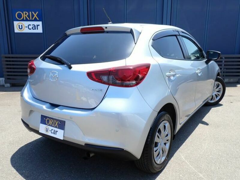 MAZDA2