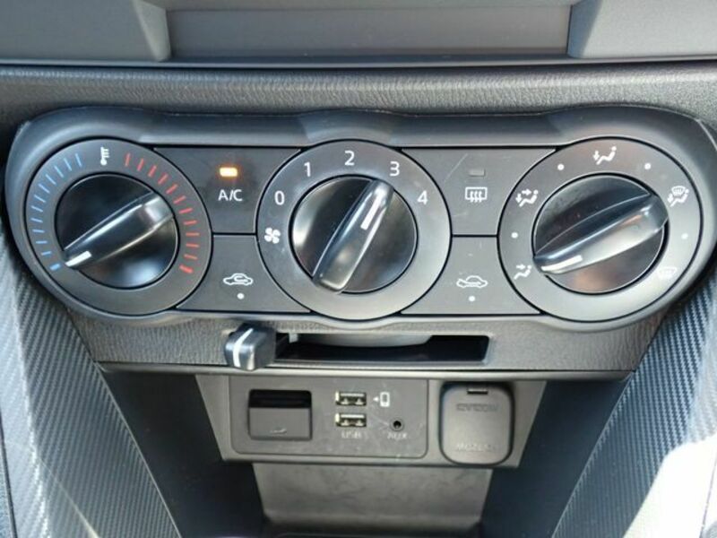 MAZDA2