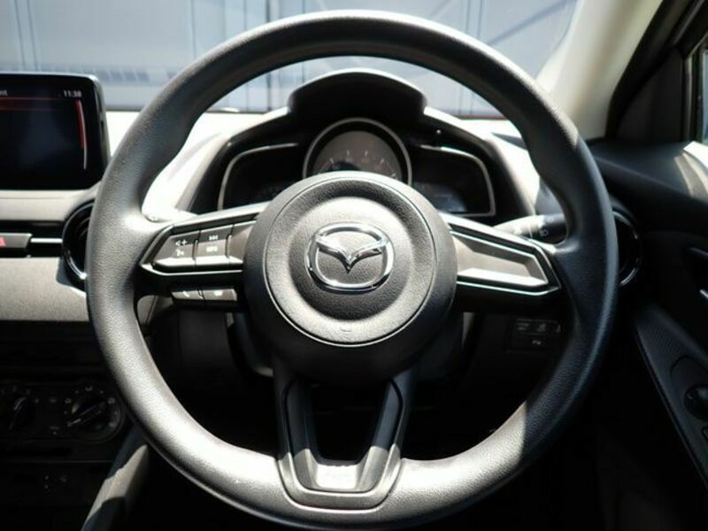 MAZDA2
