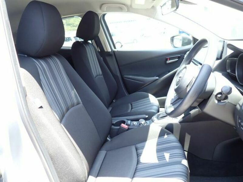 MAZDA2