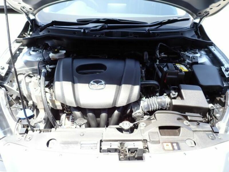MAZDA2