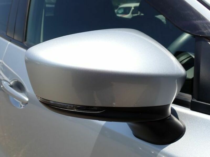 MAZDA2