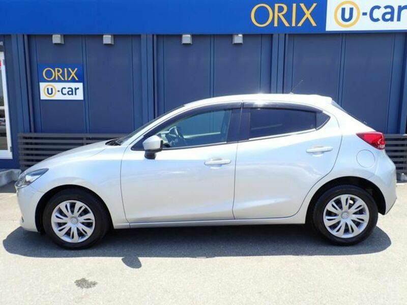 MAZDA2