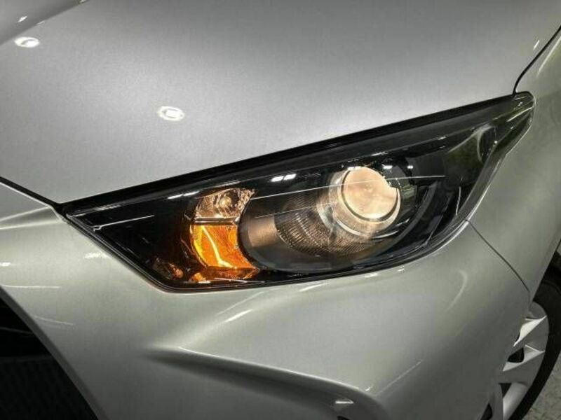YARIS-11