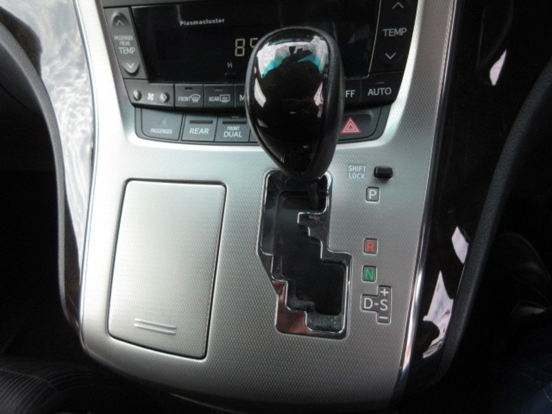 VELLFIRE-14