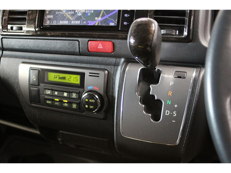 HIACE VAN-14