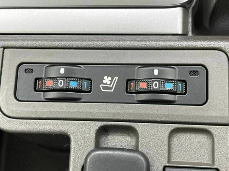 LAND CRUISER PRADO-7