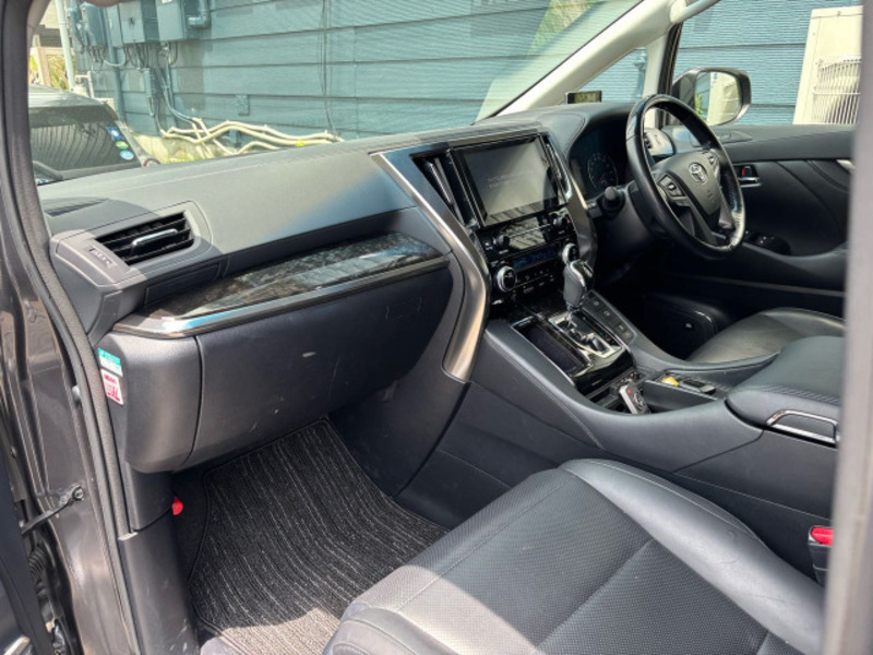VELLFIRE-12