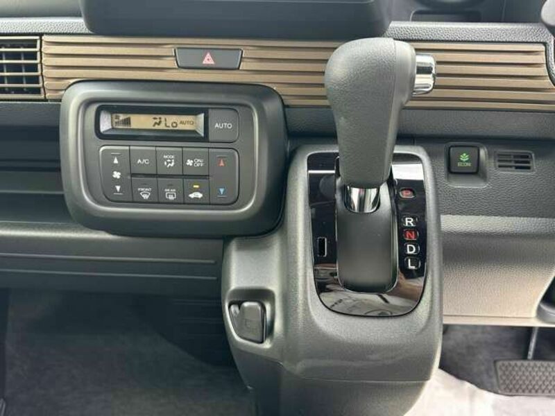 N-VAN