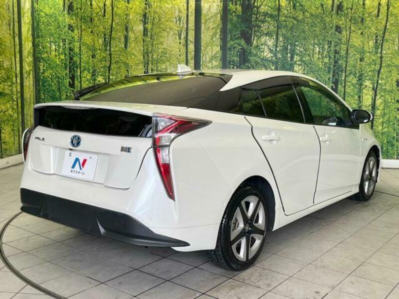 PRIUS-16