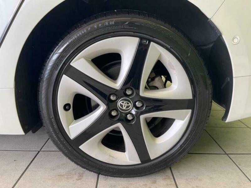 PRIUS-12