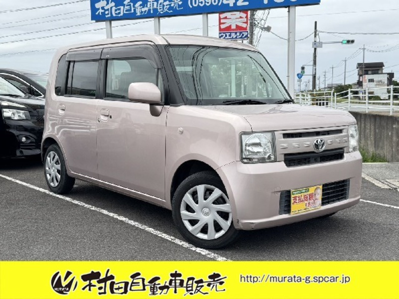 TOYOTA PIXIS SPACE