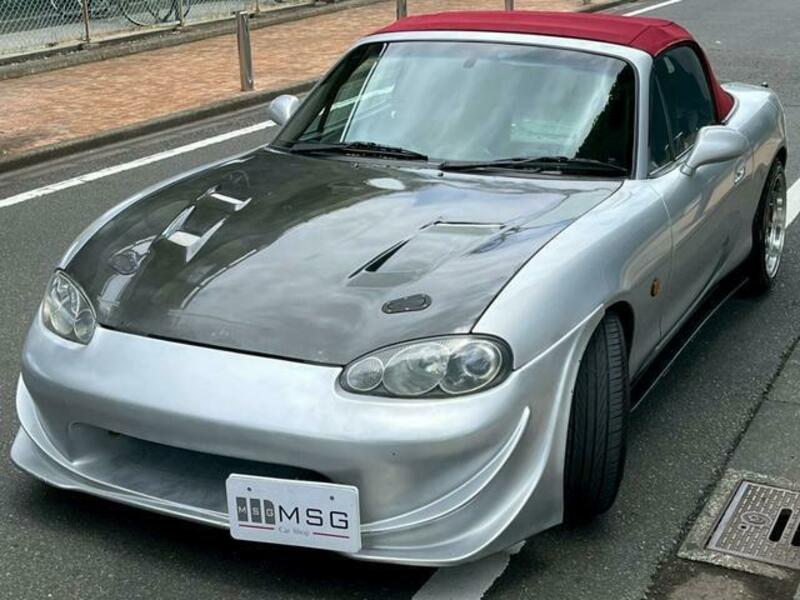 ROADSTER-1