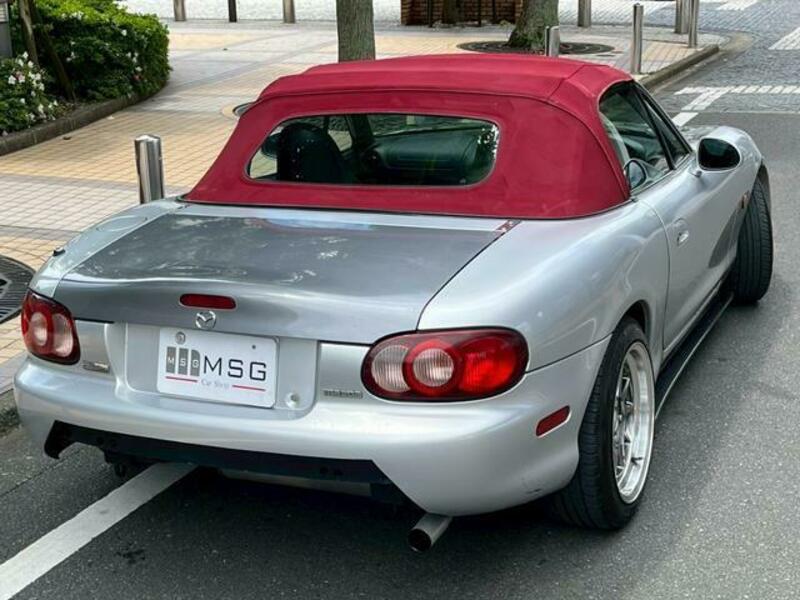 ROADSTER-3