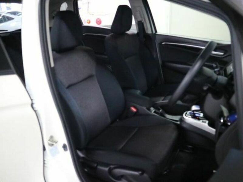 FIT HYBRID-11