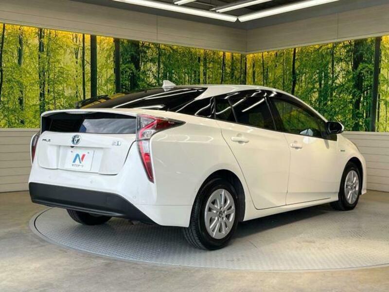 PRIUS-17