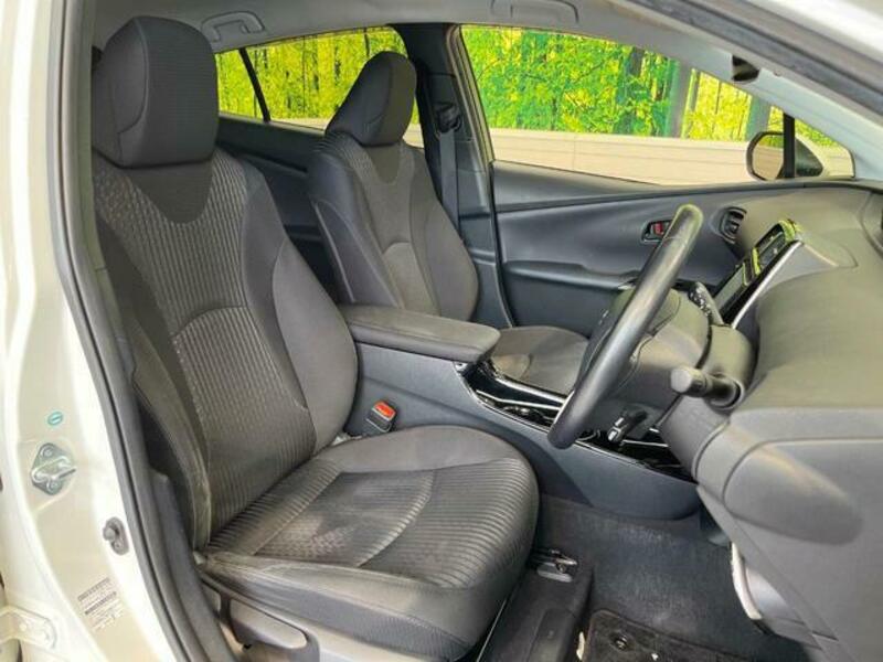 PRIUS-8