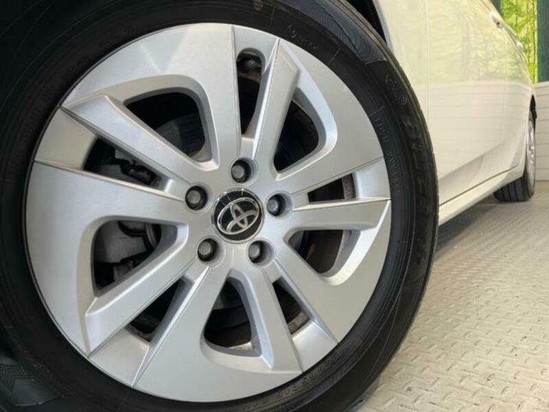 PRIUS-13