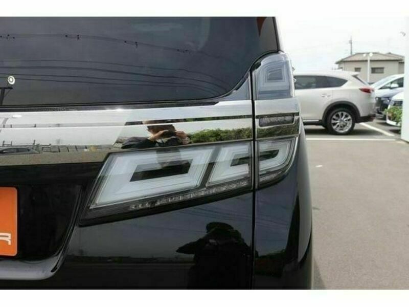 VELLFIRE-10