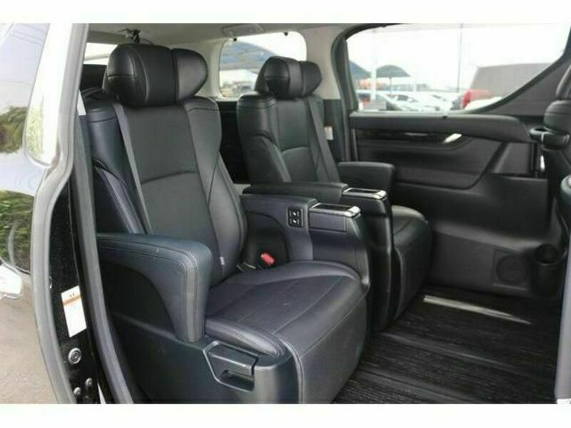 VELLFIRE-13