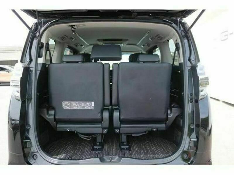 VELLFIRE-17