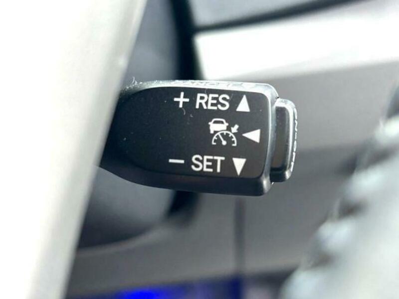 PRIUS-4