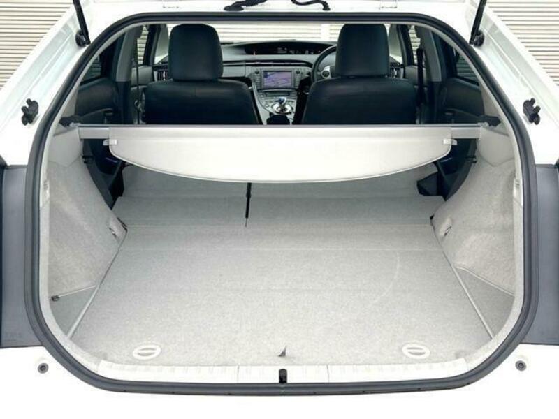 PRIUS-12