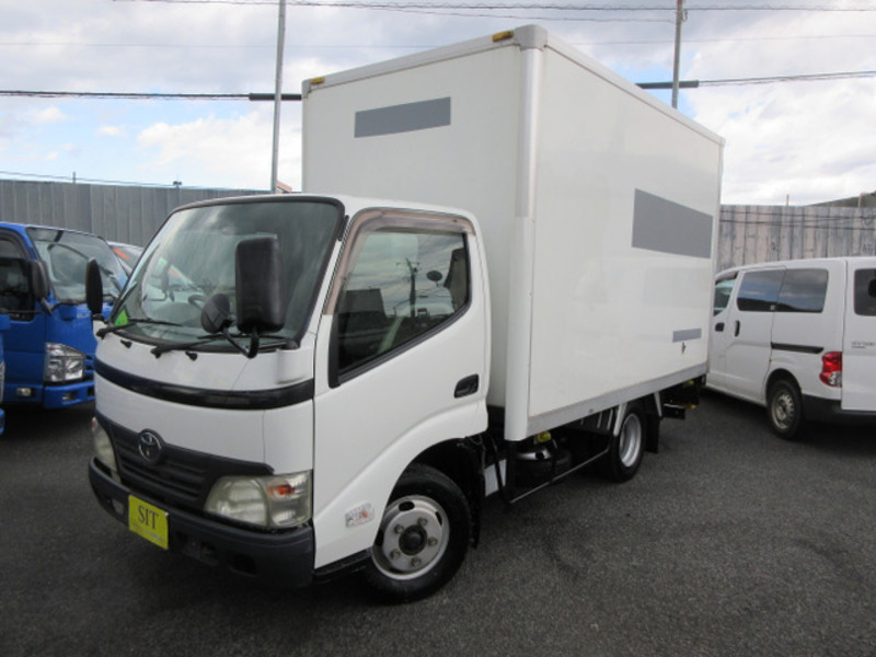 TOYOTA DYNA