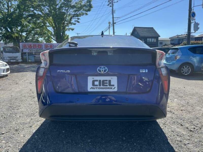 PRIUS-12