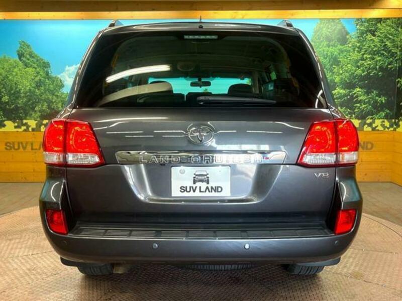 LAND CRUISER