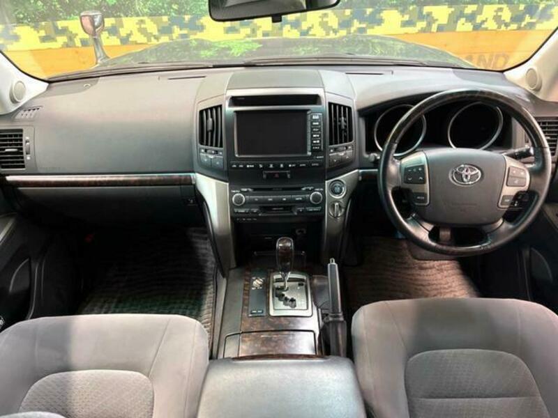 LAND CRUISER