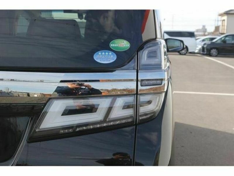 VELLFIRE-10