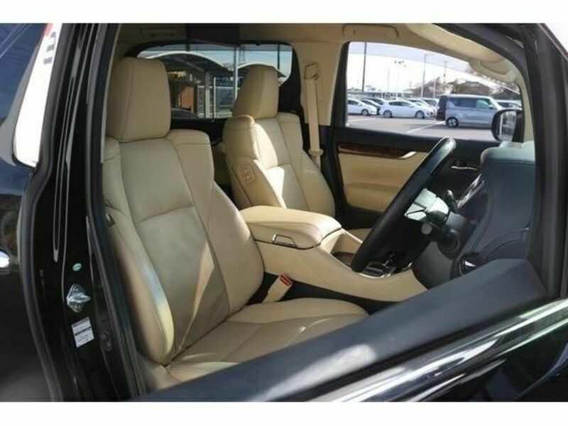 VELLFIRE-12