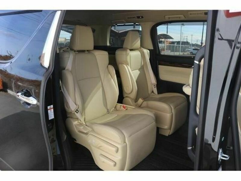 VELLFIRE-13