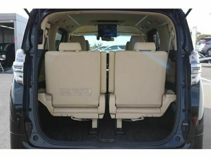 VELLFIRE-17