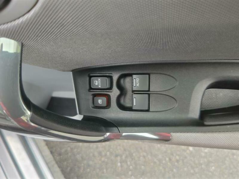 CR-Z-11