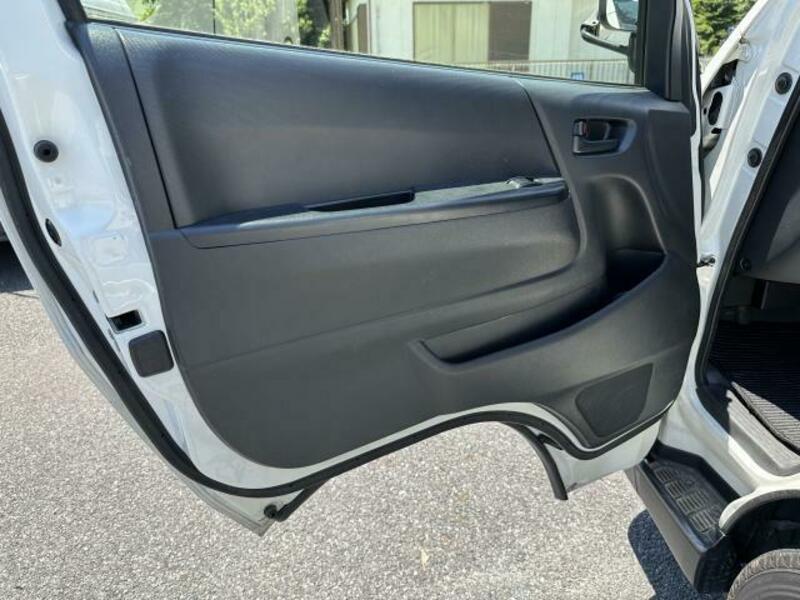 HIACE VAN-11