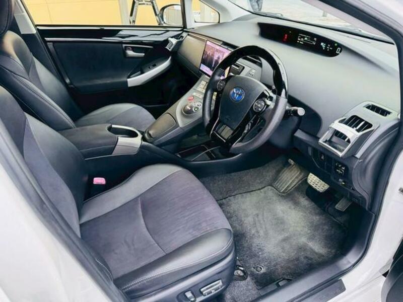 PRIUS-6