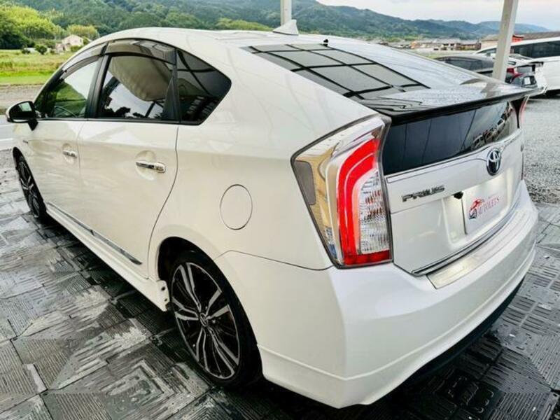 PRIUS-1
