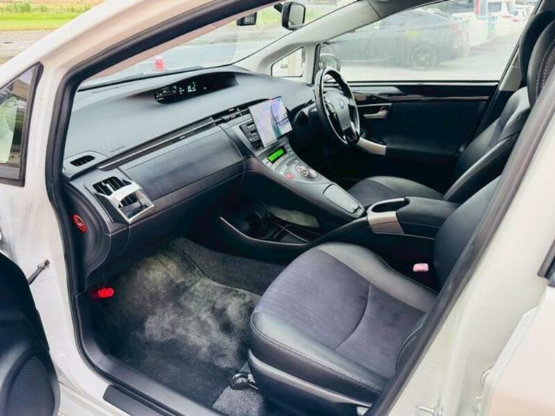 PRIUS-12