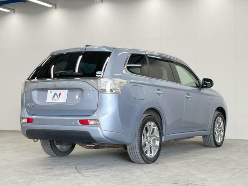 OUTLANDER PHEV-17