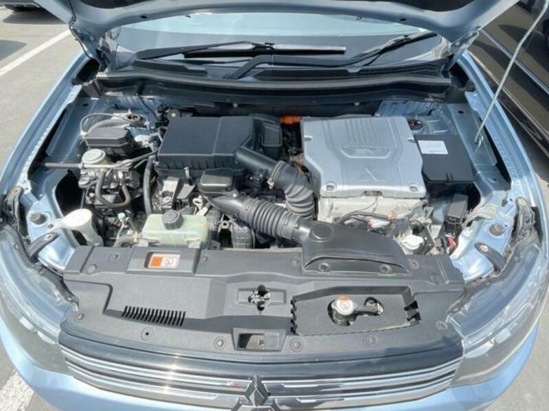 OUTLANDER PHEV-18