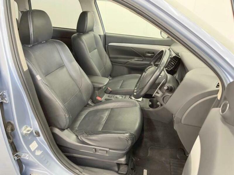 OUTLANDER PHEV-8