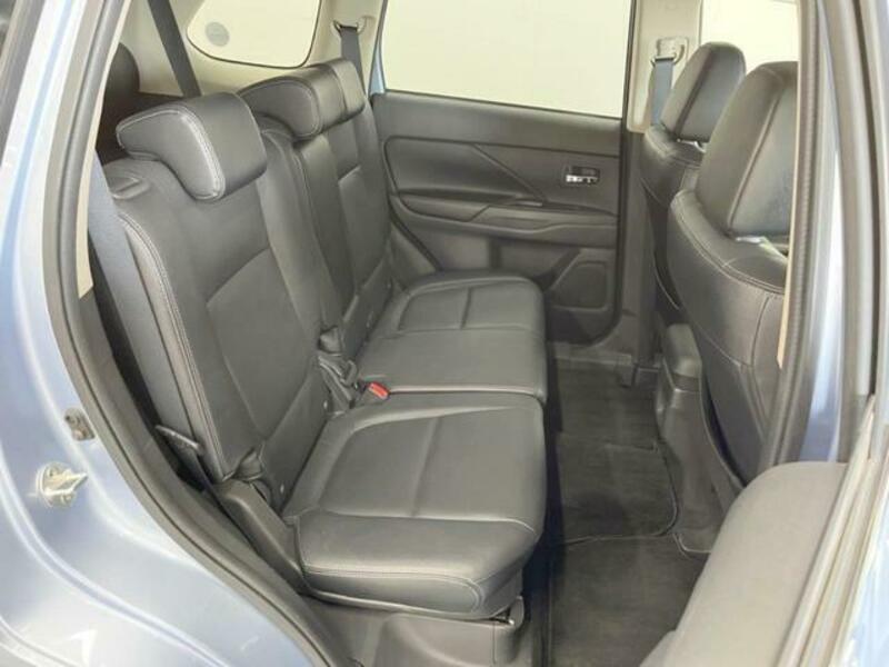 OUTLANDER PHEV-9