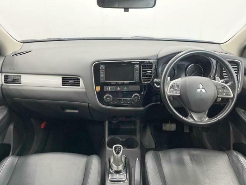 OUTLANDER PHEV-1