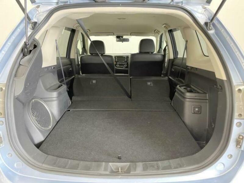 OUTLANDER PHEV-10