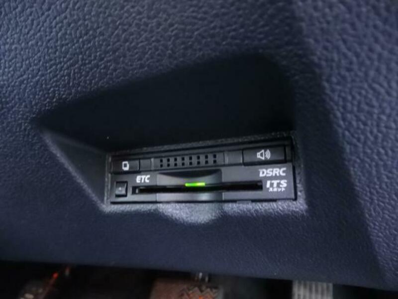 PRIUS-17