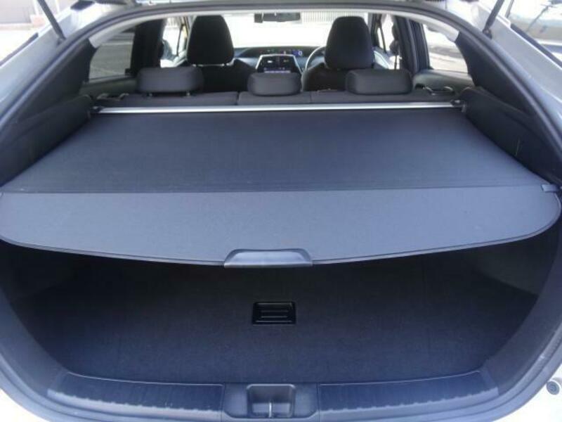 PRIUS-11